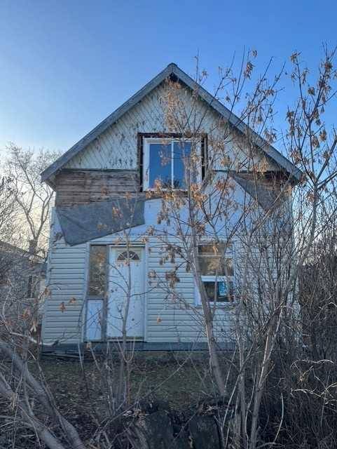 10306 101 ST, Peace River, AB T8S1K1