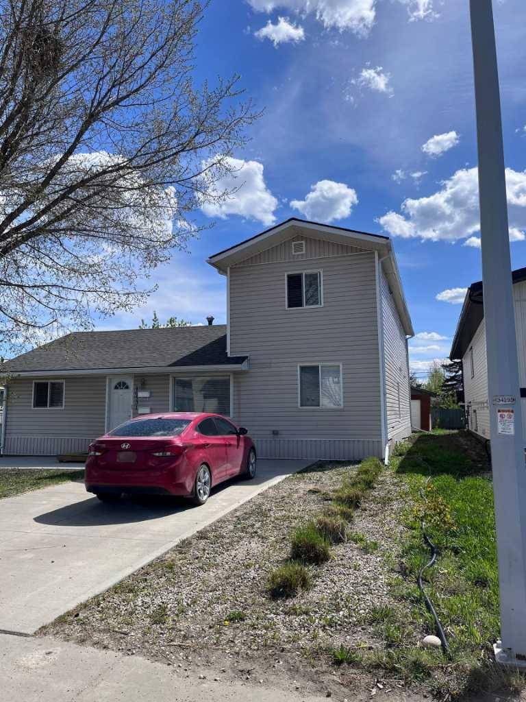 10531 104 AVE, Grande Prairie, AB T8V 1G2