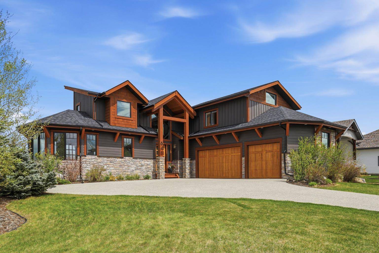 648 Montclair PL, Cochrane Lake, AB T4C 0A9