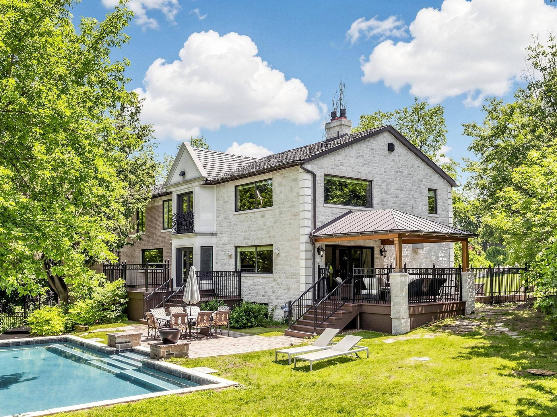 43 Woodland Acres CRES, Vaughan, ON L6A 1G1