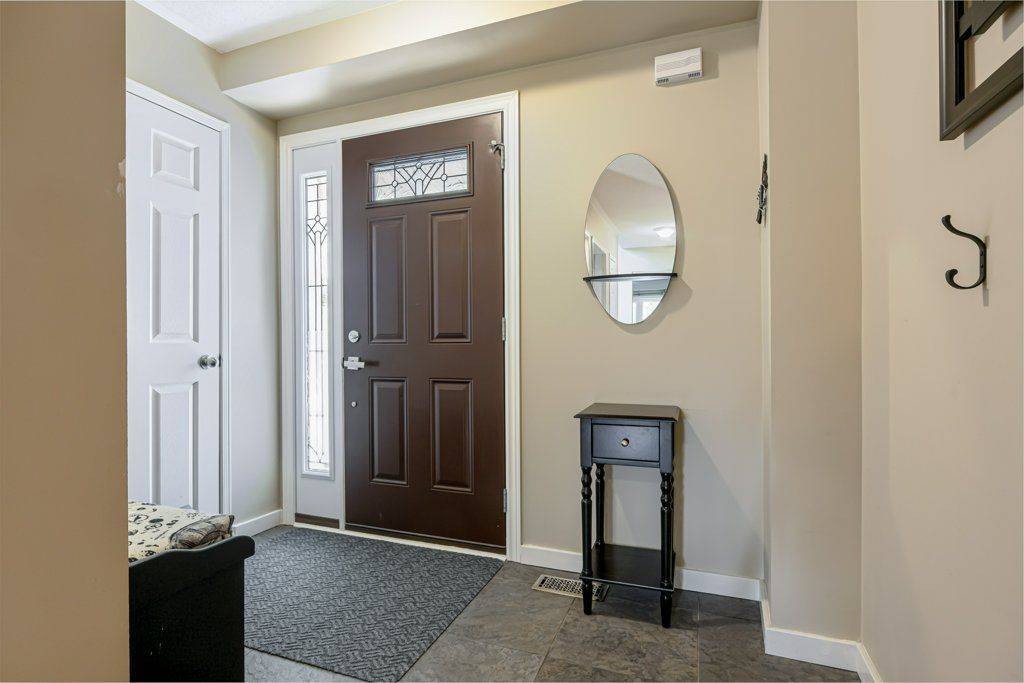 93 Kate Aitken CRES, New Tecumseth, ON L0G 1A0