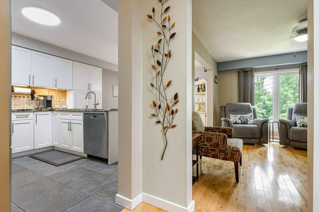 93 Kate Aitken CRES, New Tecumseth, ON L0G 1A0