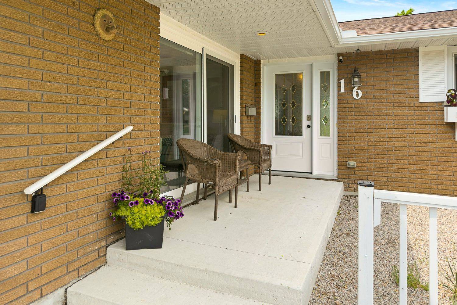 16 Price DR, Oro-medonte, ON L3V 6H2