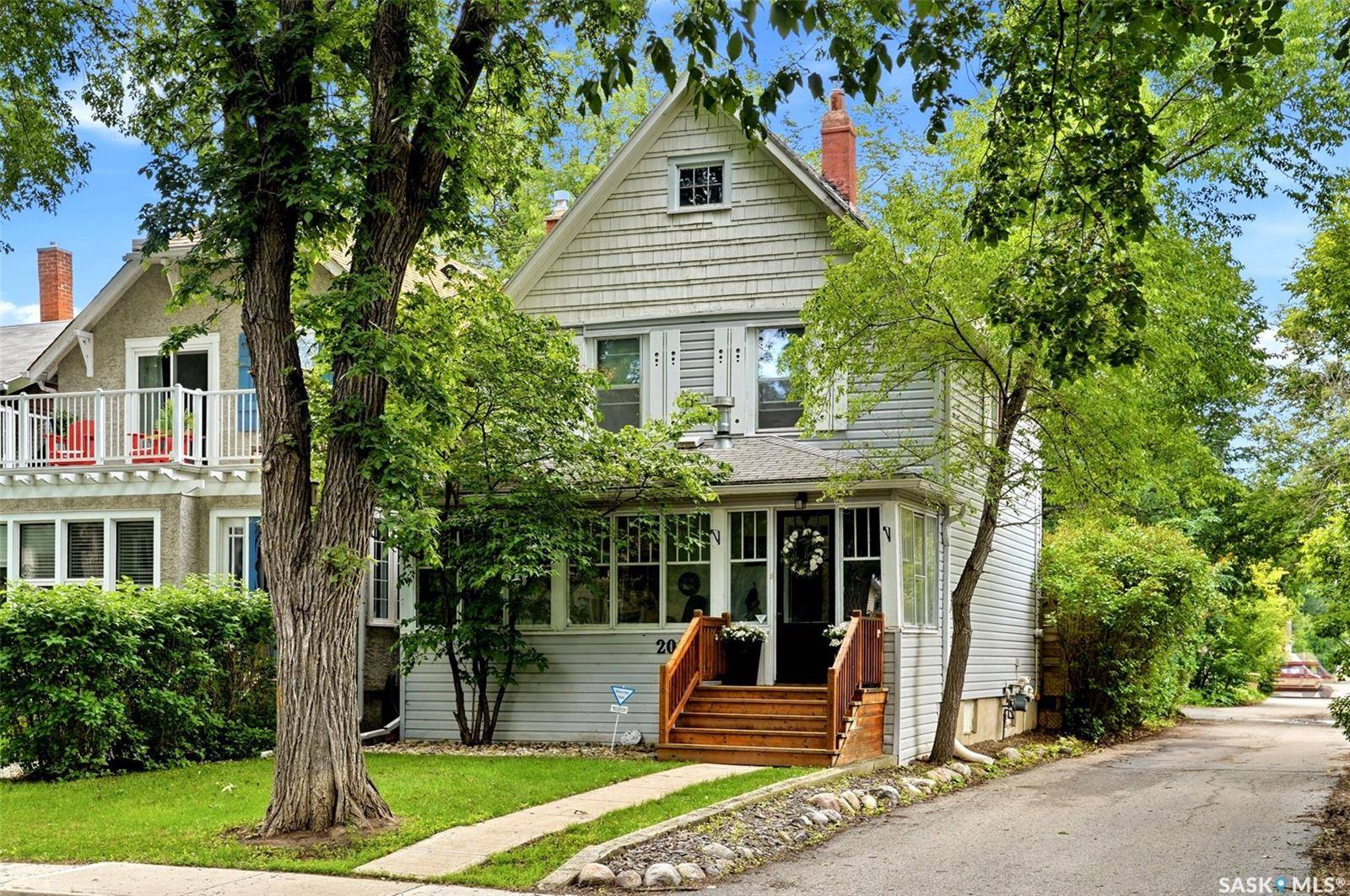 2022 Montague STREET, Regina, SK S4T 3J7