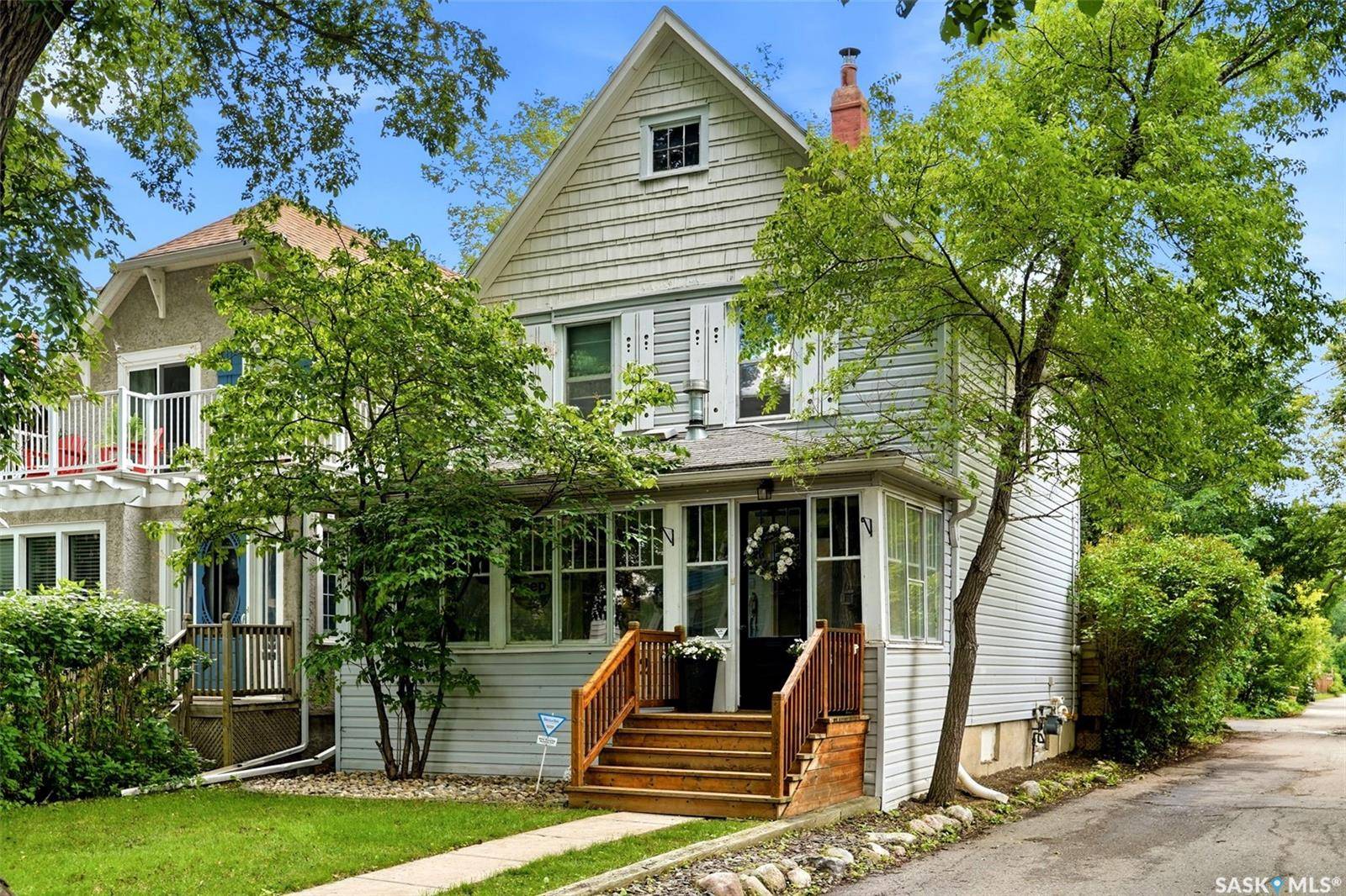 2022 Montague STREET, Regina, SK S4T 3J7