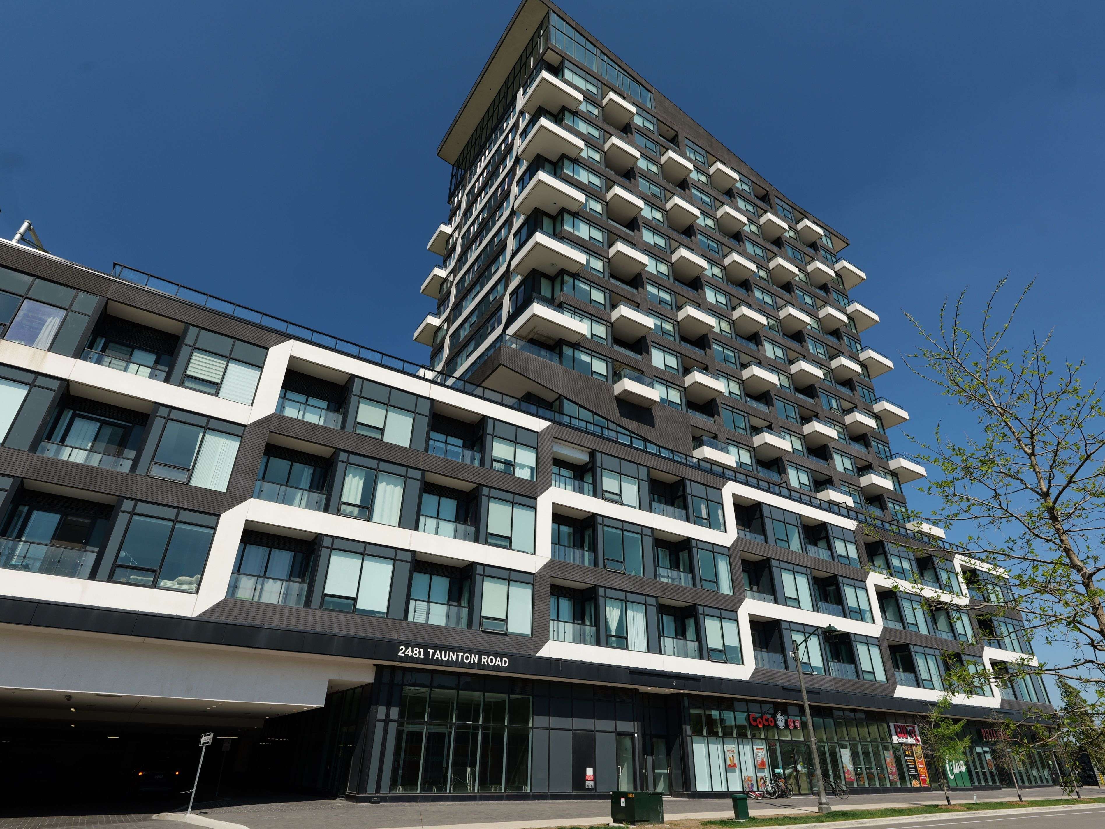 2481 Taunton RD #401, Oakville, ON L6H 3R7