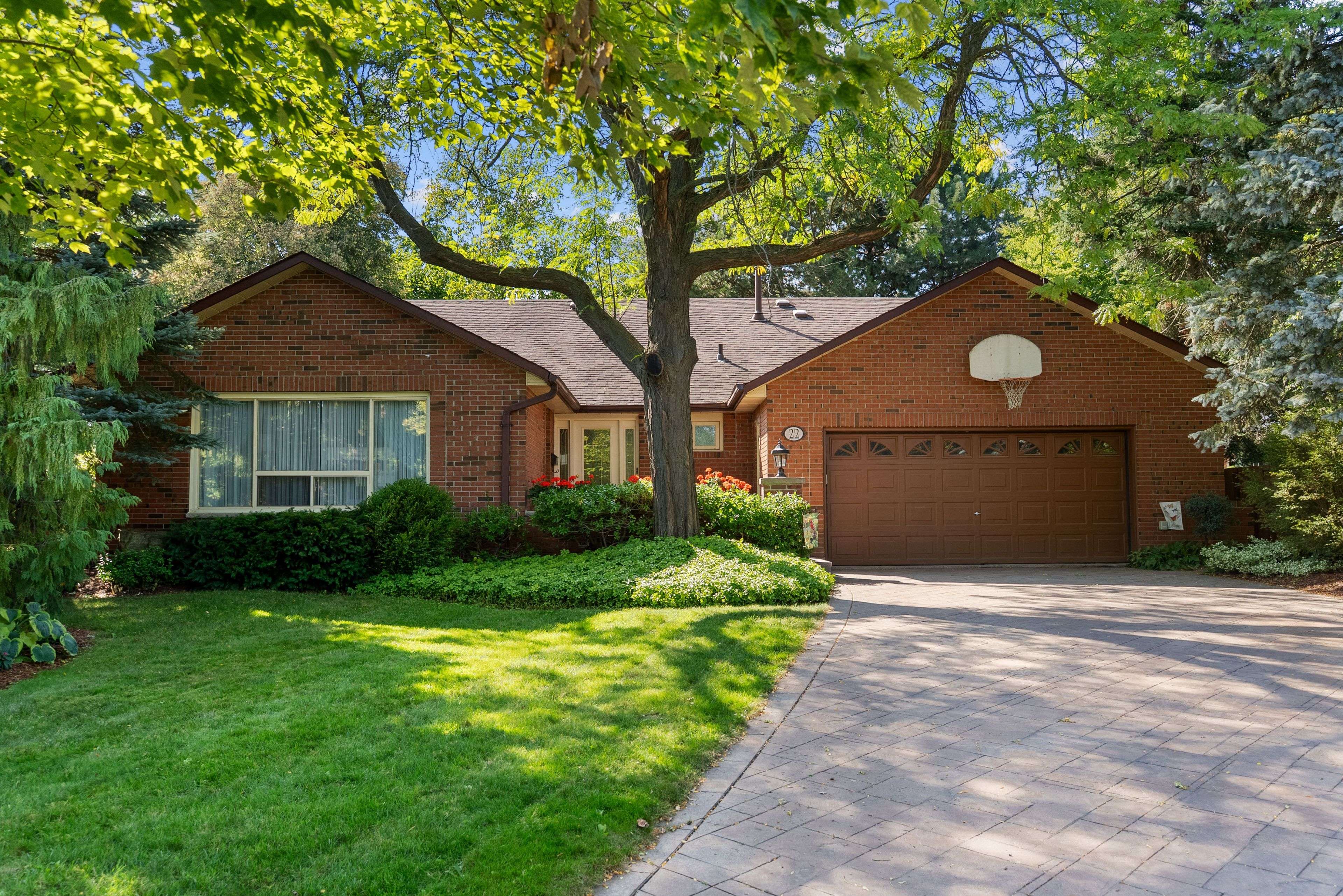 22 Oldham CRES, Brampton, ON L6Z 1W3