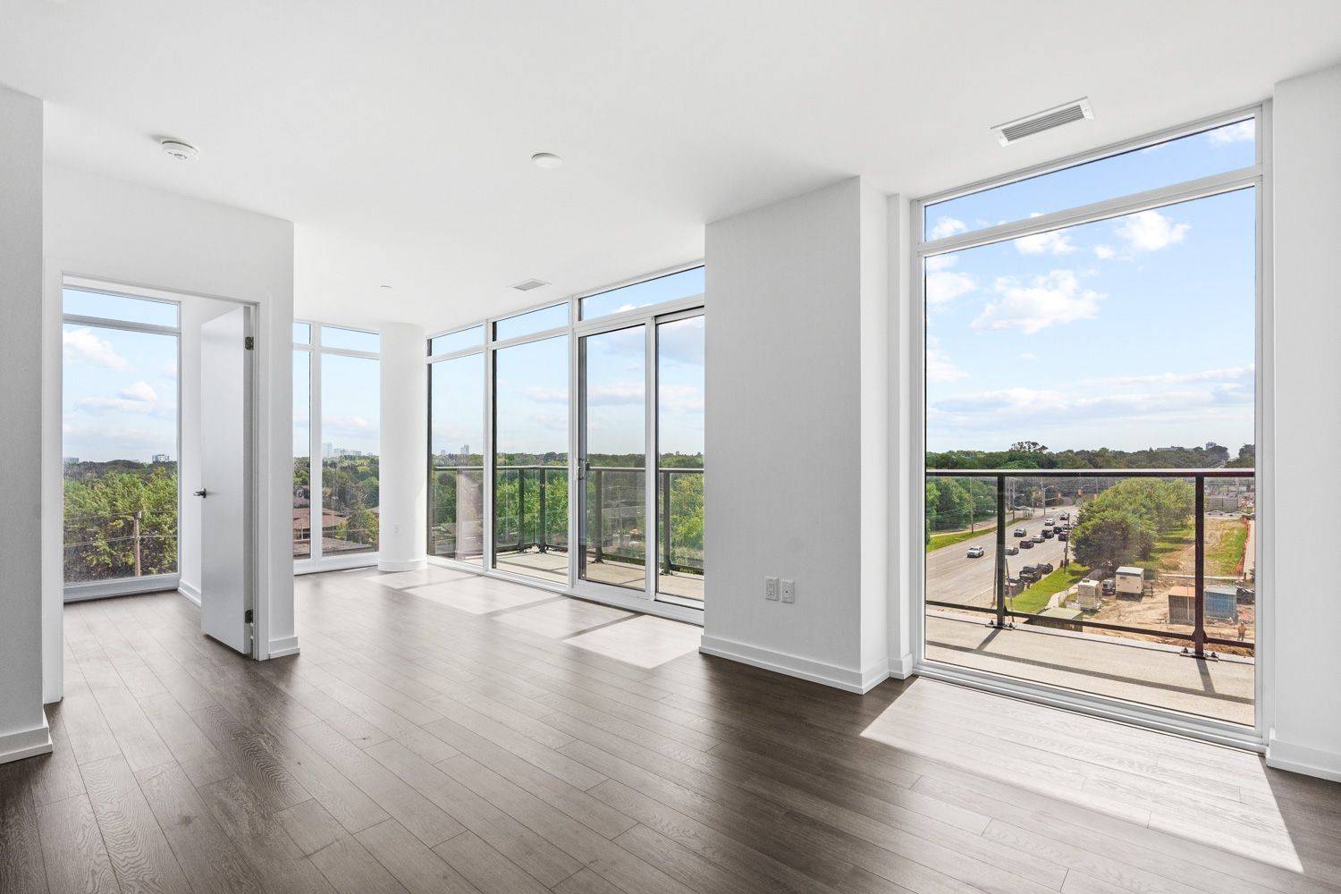 4010 Eglinton AVE W #625, Toronto W09, ON M9A 0G5