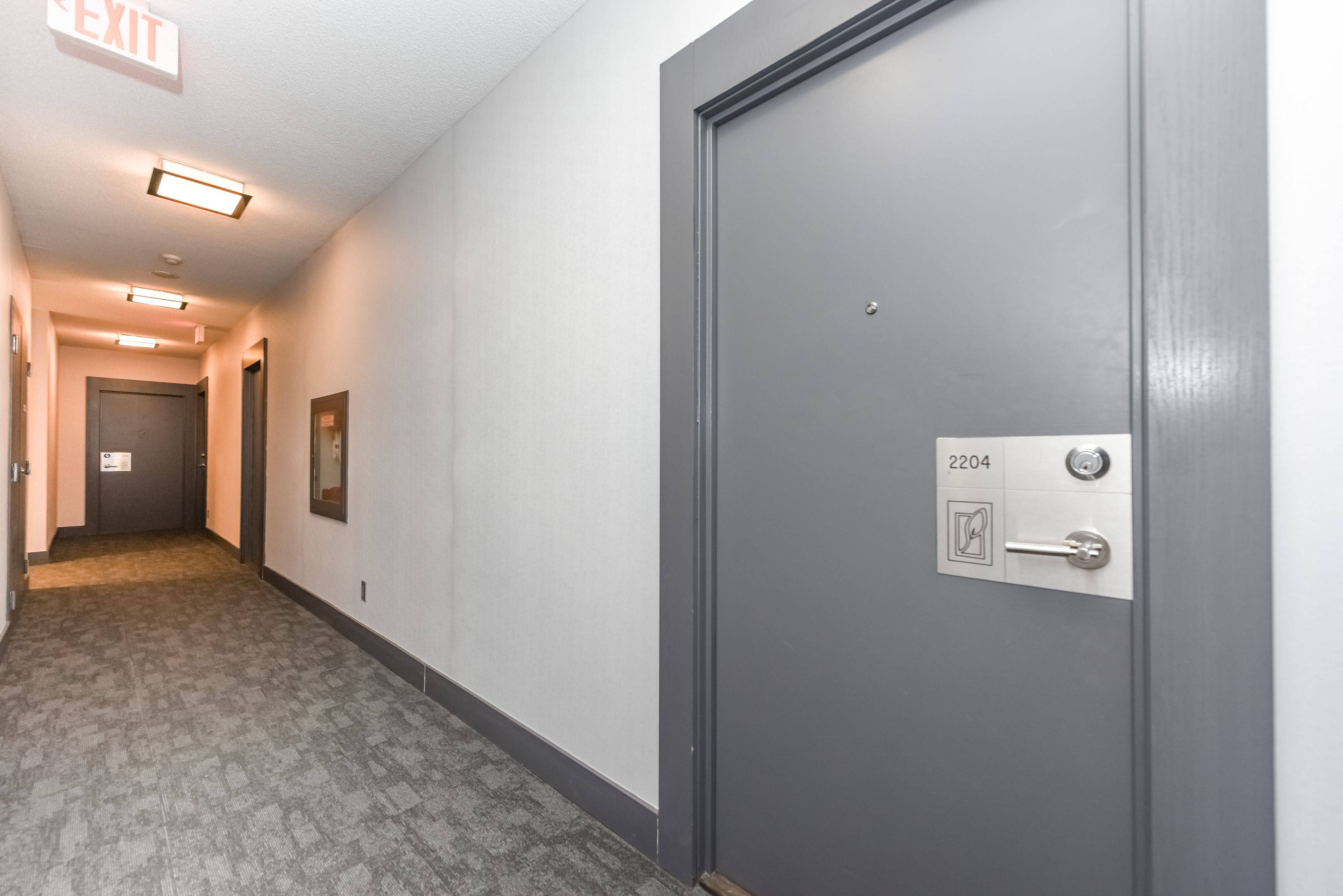 4070 Confederation Pkwy #2204, Mississauga, ON L5B 0E9