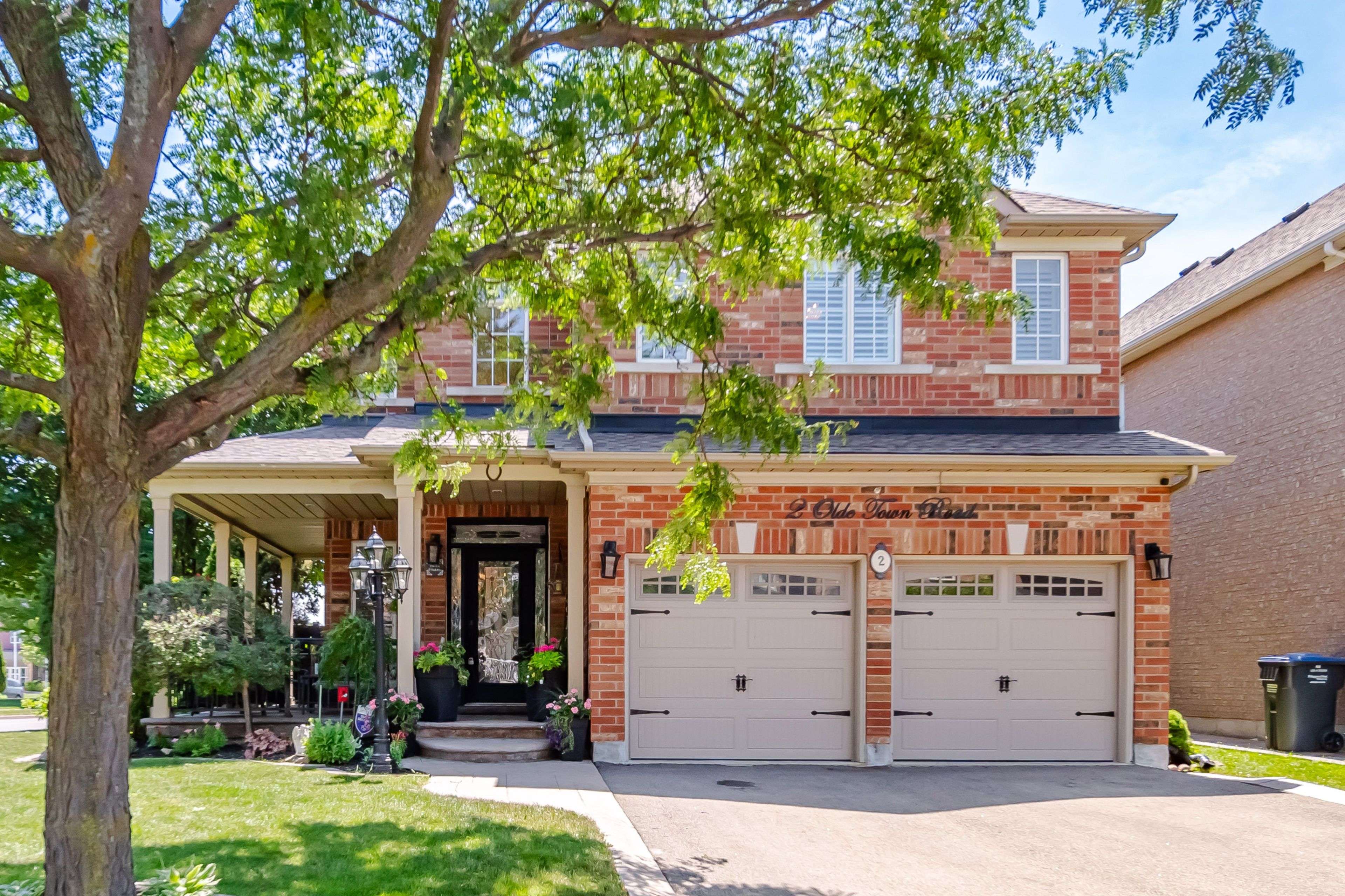 2 Olde Town RD, Brampton, ON L6X 4V3