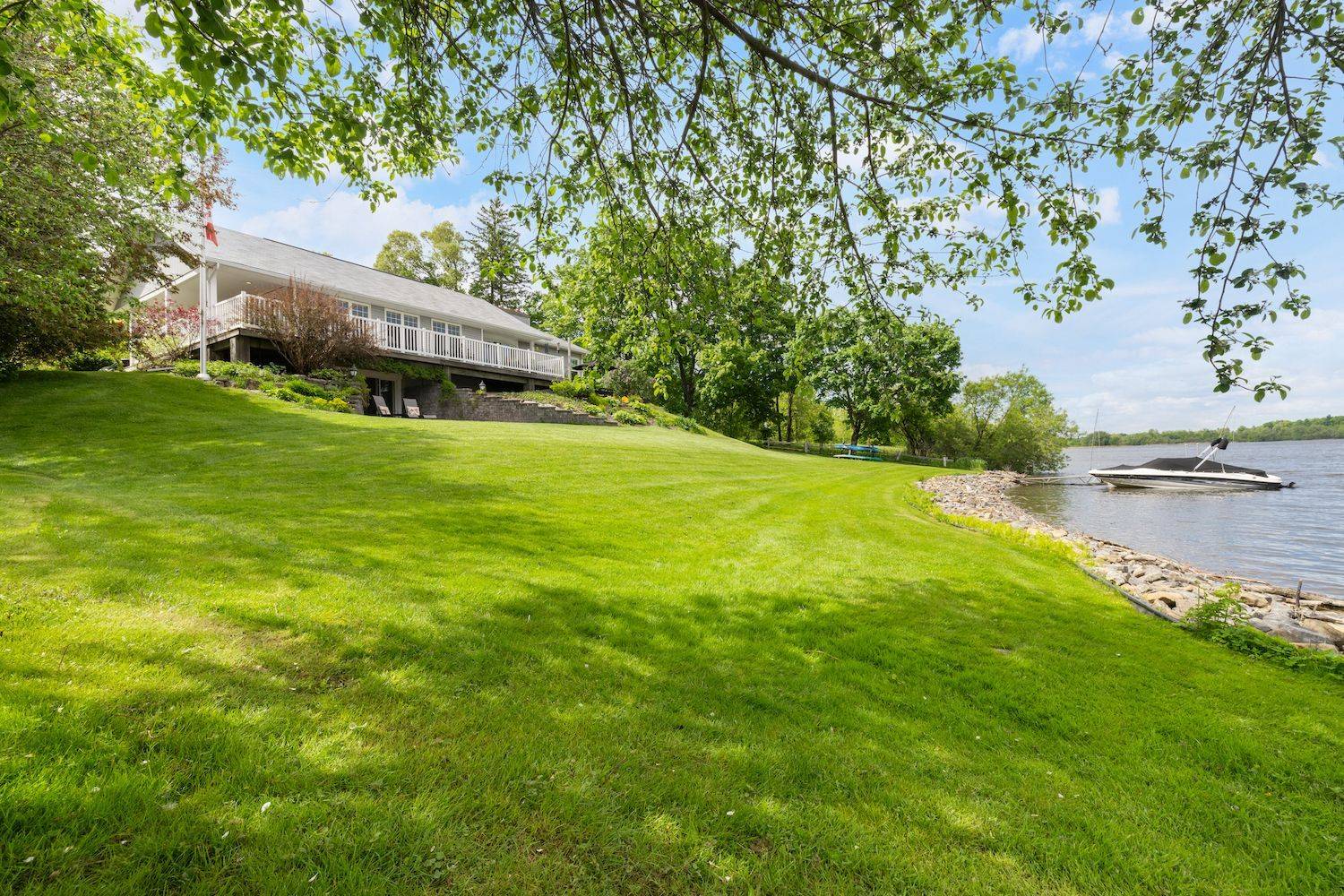 1 Rideau Glen DR, Country Place - Pineglen - Crestview And Area, ON K2C 3H1