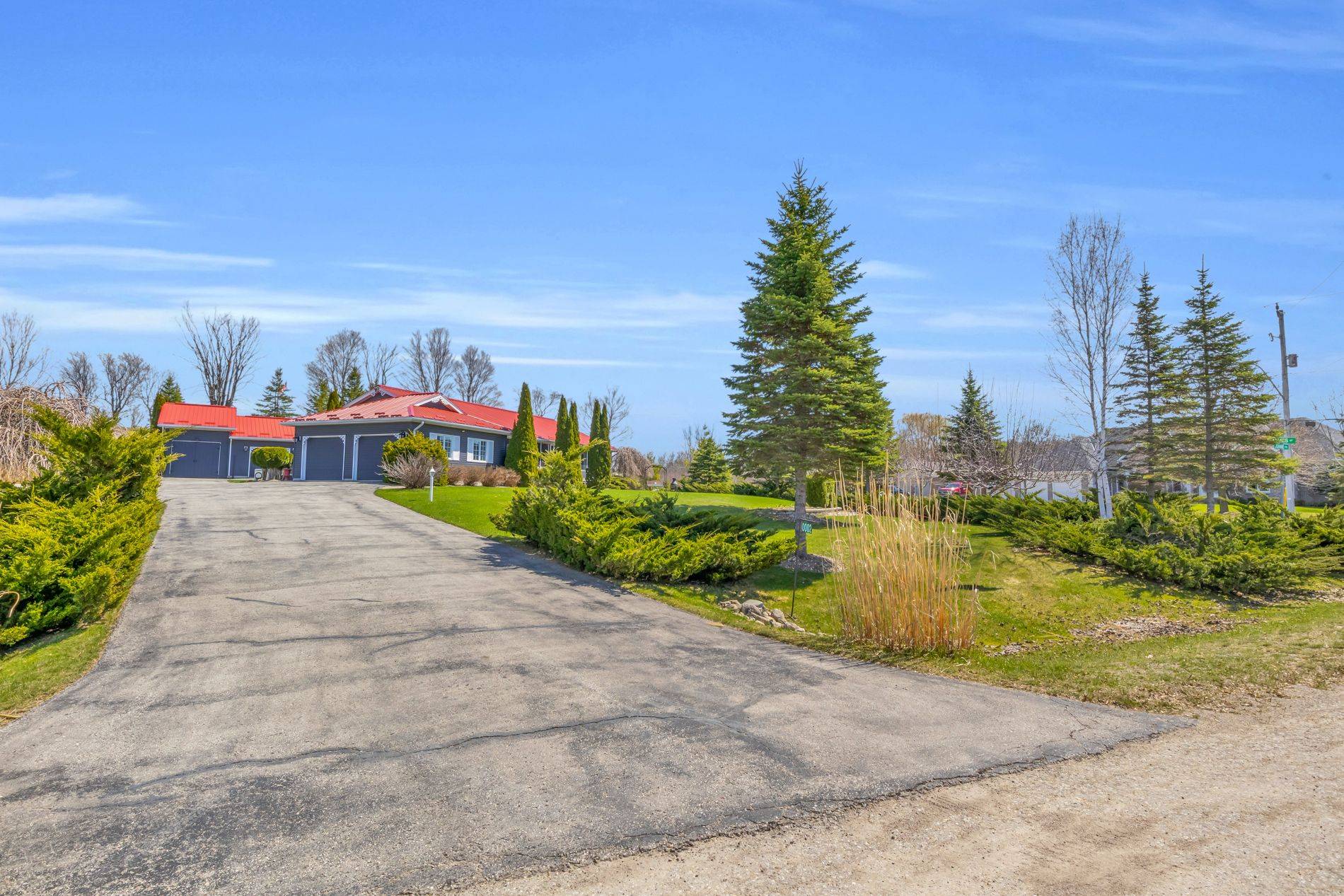2 Joanne CRES, Minto, ON N0G 2L0