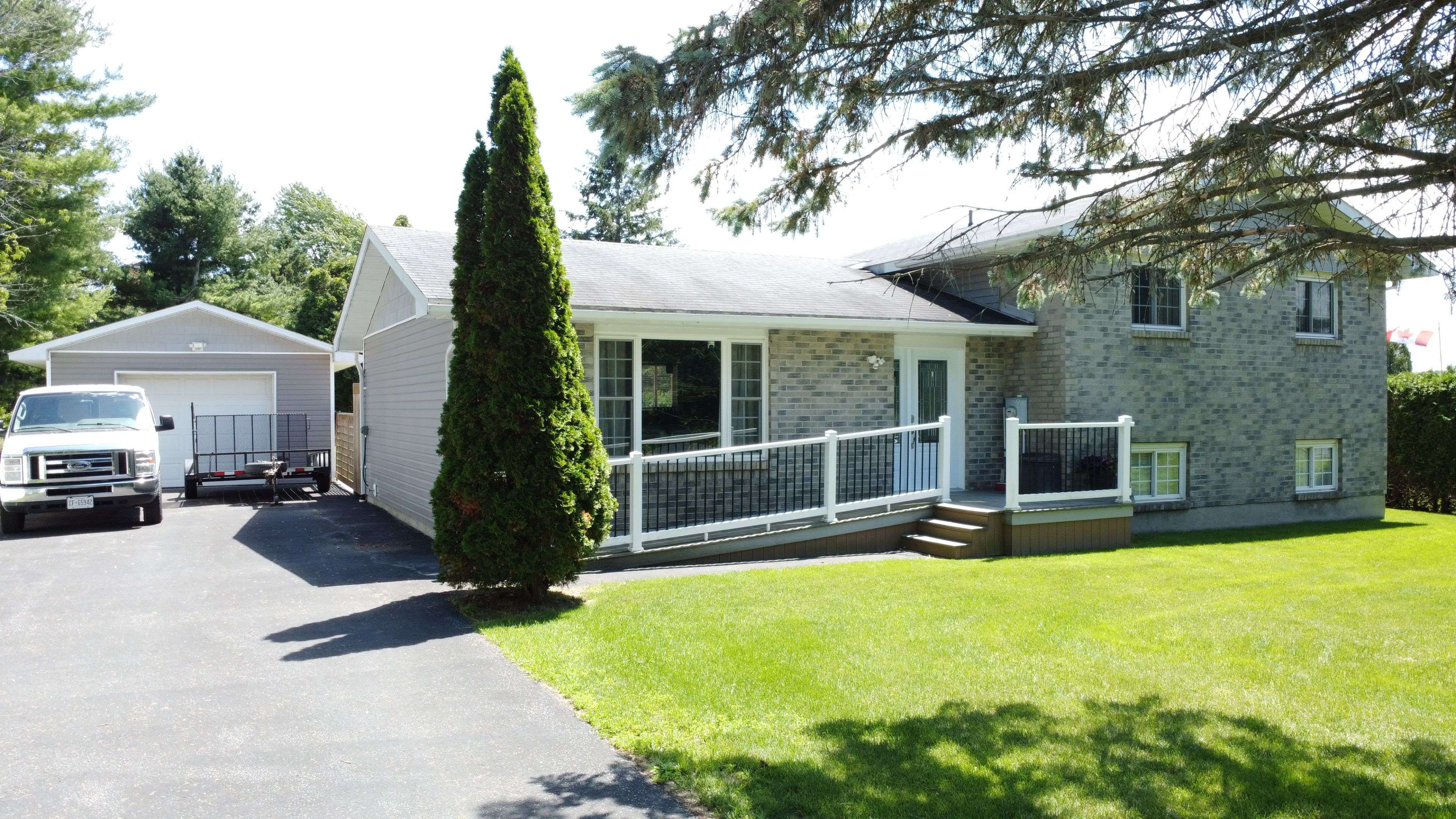 12078 Lakeshore DR E, South Dundas, ON K0C 1X0