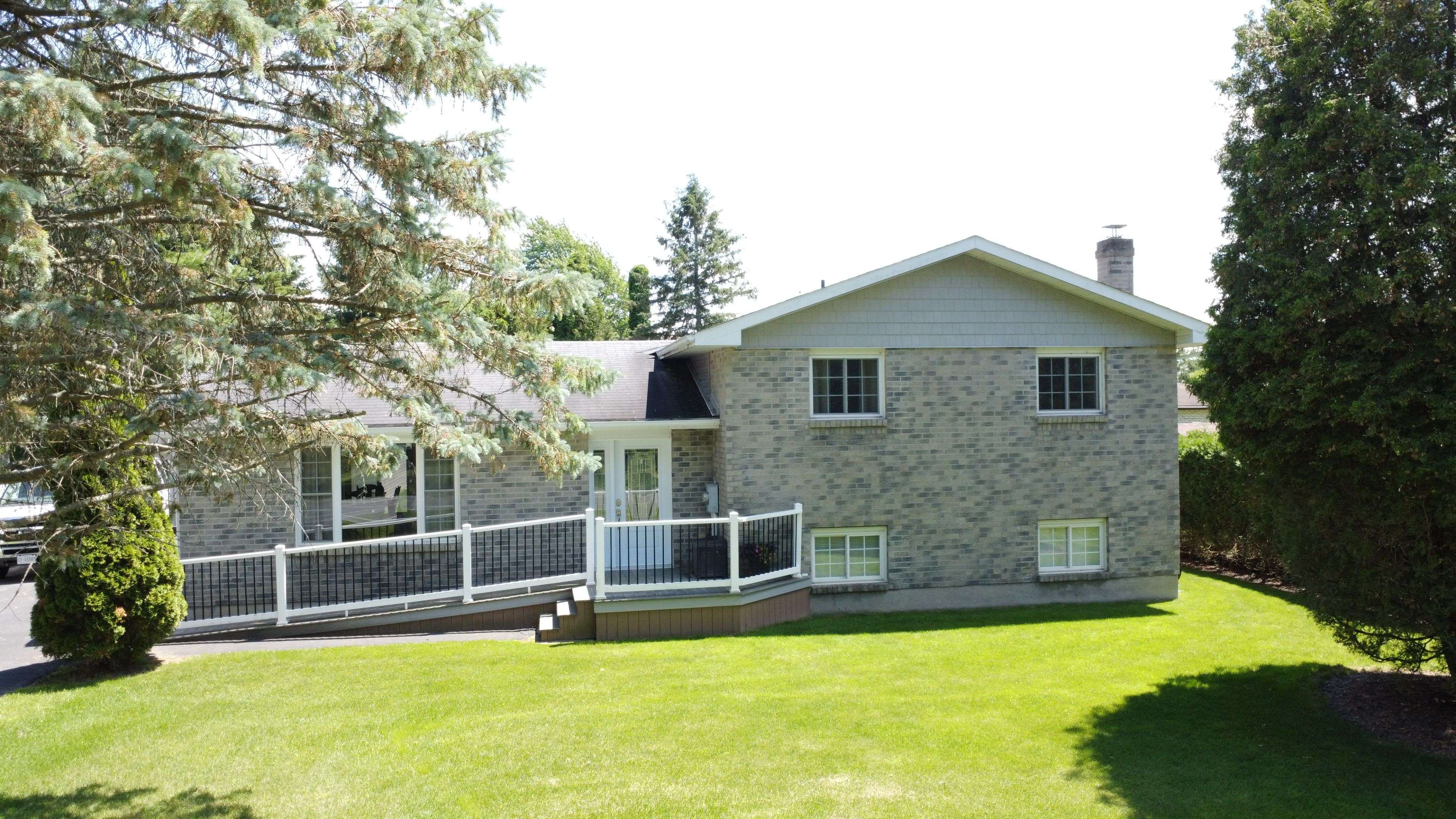 12078 Lakeshore DR E, South Dundas, ON K0C 1X0