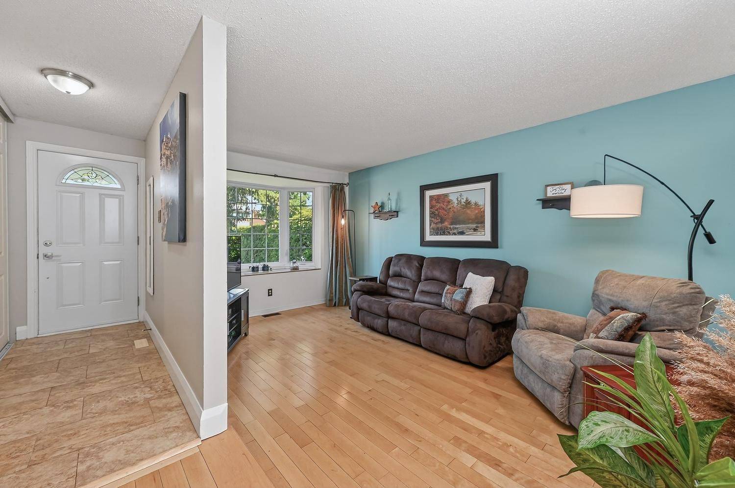 1528 Brookmill LN, Cyrville - Carson Grove - Pineview, ON K1B 5G4