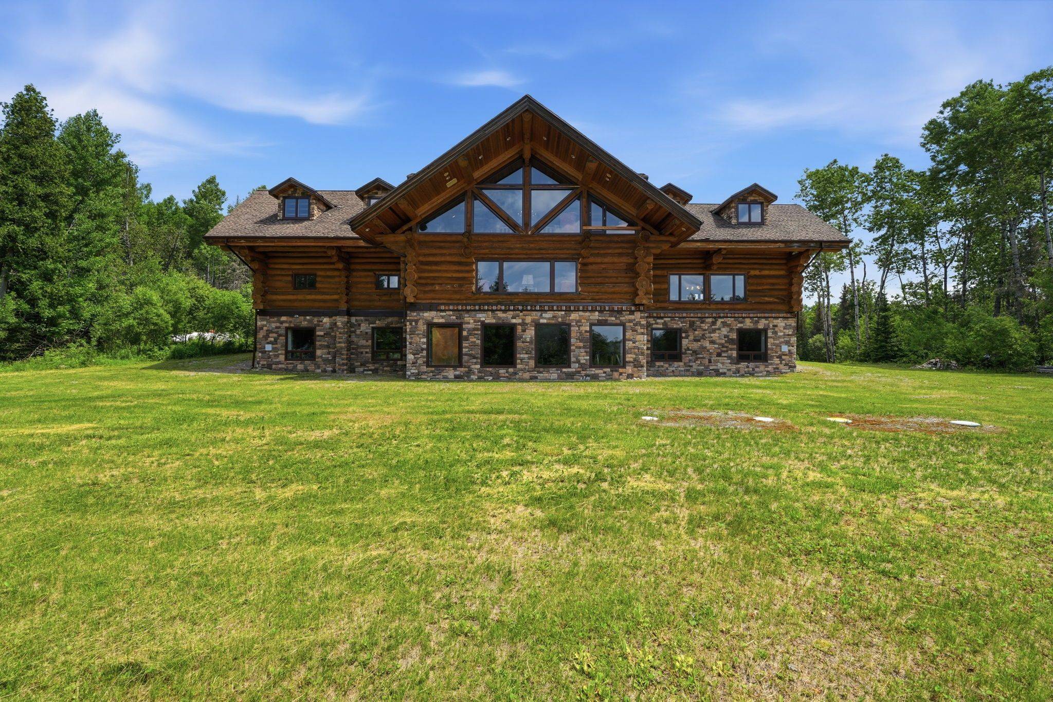 240/250 KANICHEE MINE RD, Temagami, ON P0H 2H0
