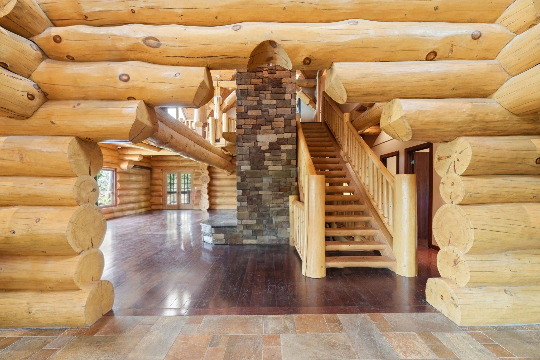 240/250 KANICHEE MINE RD, Temagami, ON P0H 2H0