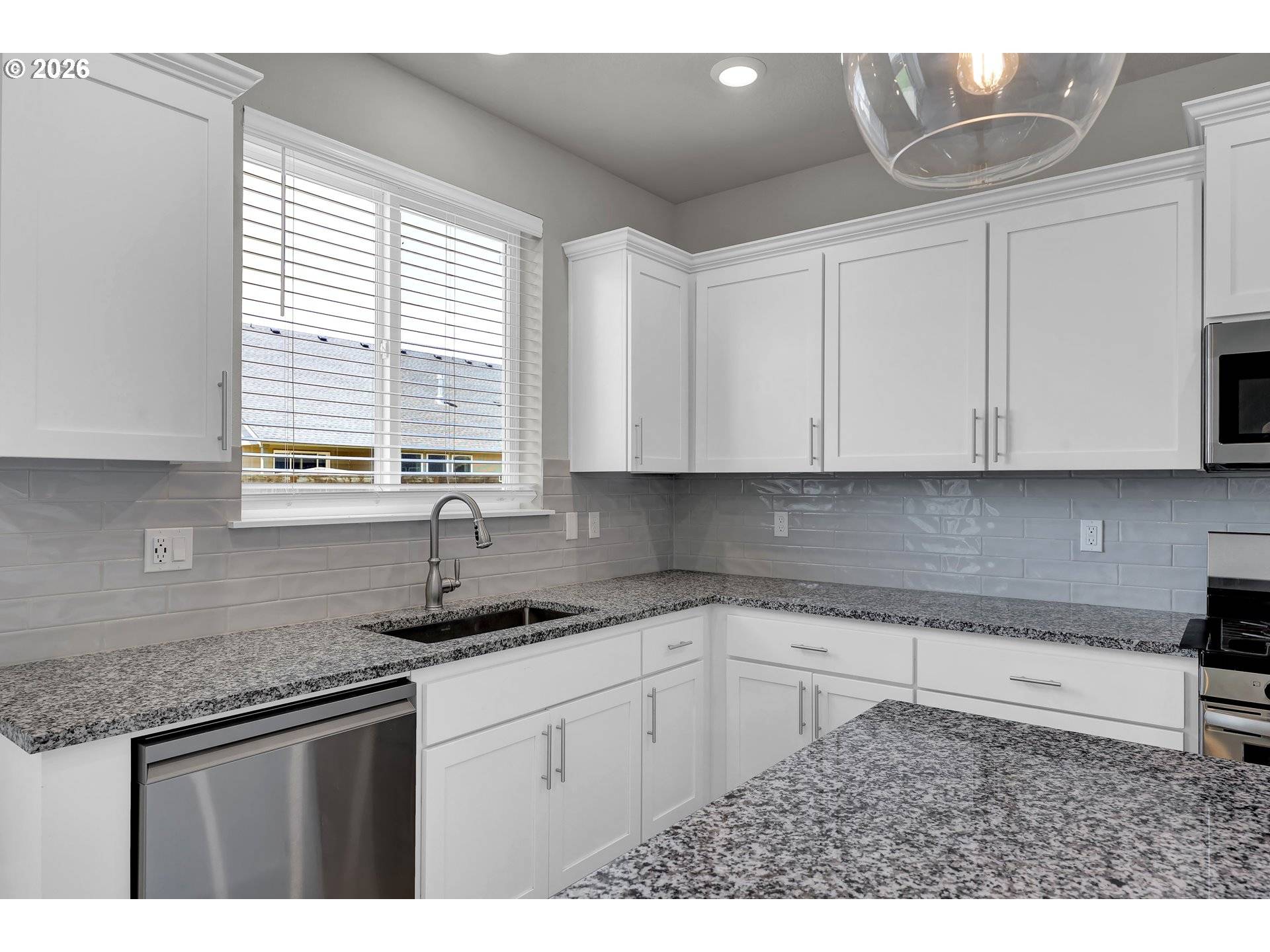 1456 FARMINGTON DR, Junction City, OR 97448