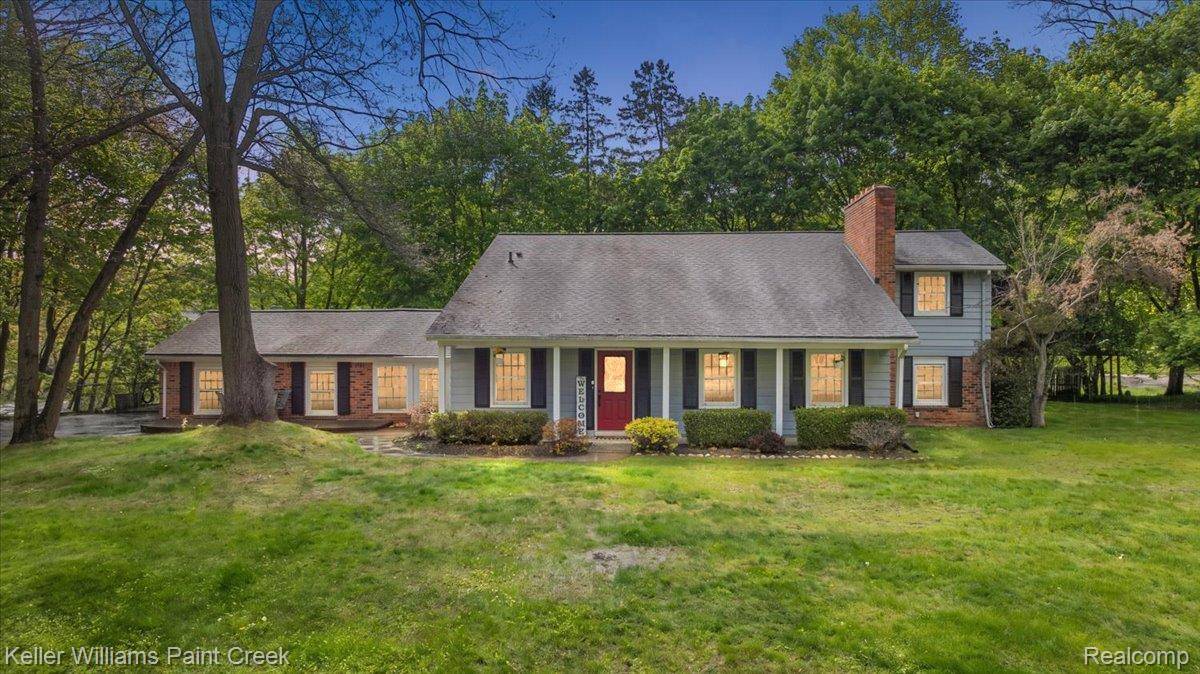 5795 Thorny Ash RD, Oakland Charter Township, MI 48306