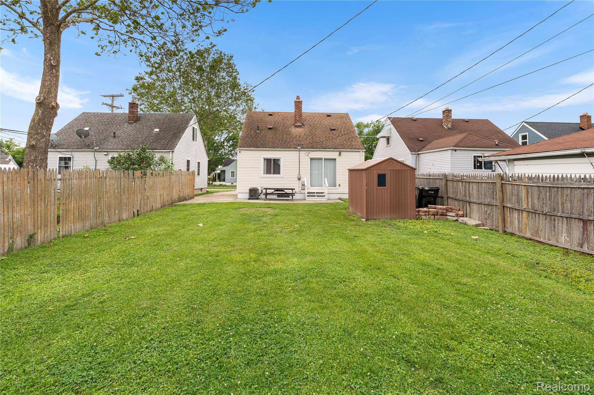 29510 John J ST, Roseville, MI 48066