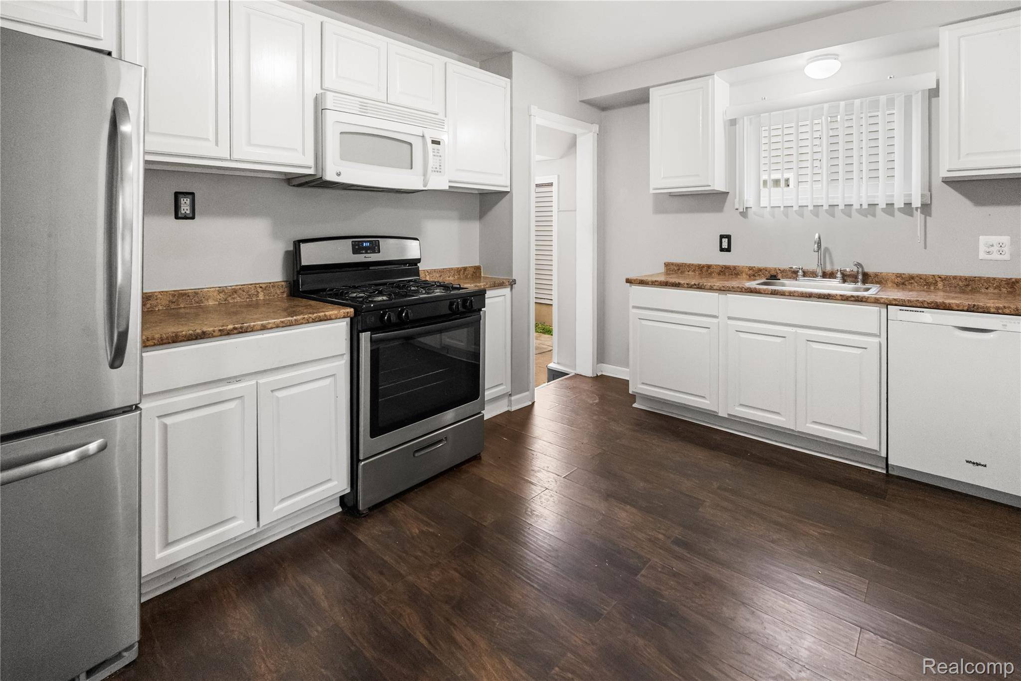 29510 John J ST, Roseville, MI 48066