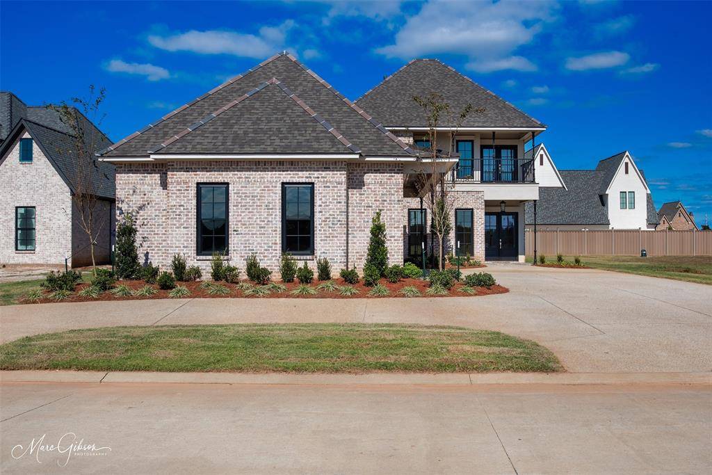305 Nightfall Court, Bossier City, LA 71111