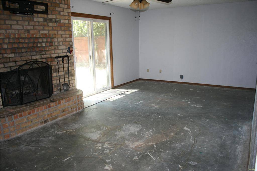 2205 Towne North Drive, Cleburne, TX 76033