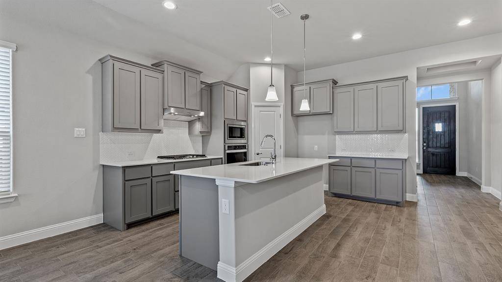 701 BUSHMAN Drive, Fort Worth, TX 76008