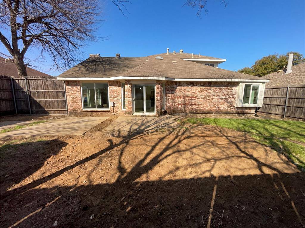 8321 Cloverglen Lane, Fort Worth, TX 76123
