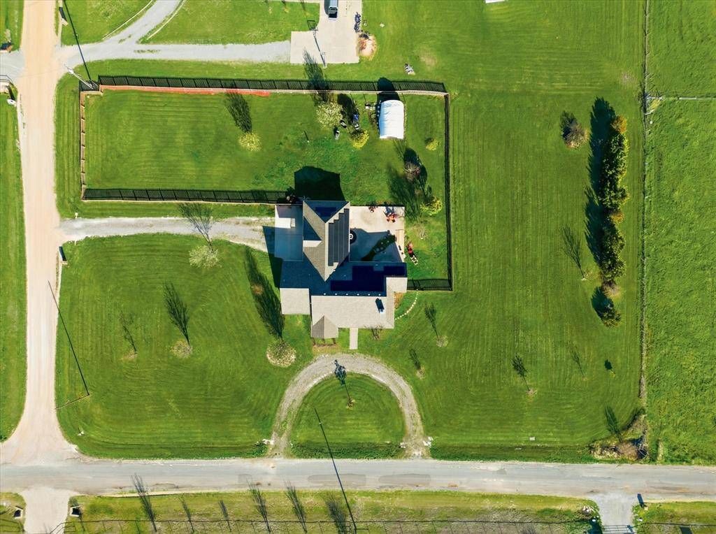 112 Harli Drive, Trenton, TX 75490