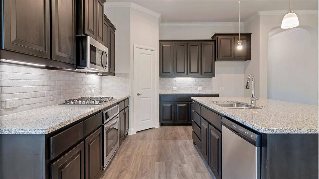 725 SOARING HAWK Drive, Fort Worth, TX 76008