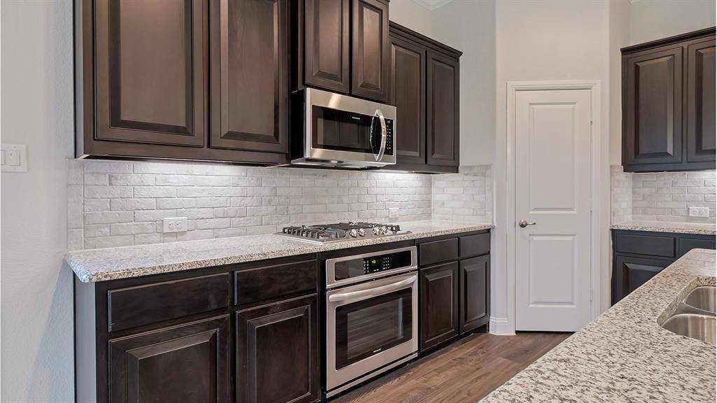 725 SOARING HAWK Drive, Fort Worth, TX 76008