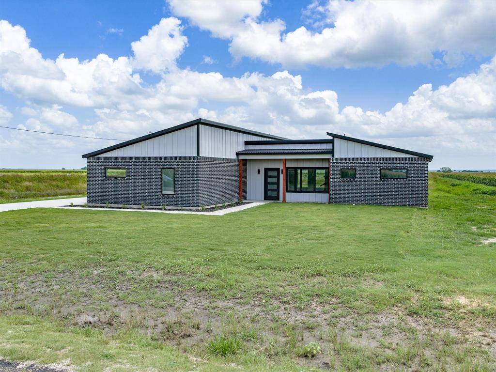 2091 Goodwyn Road, Avalon, TX 76623