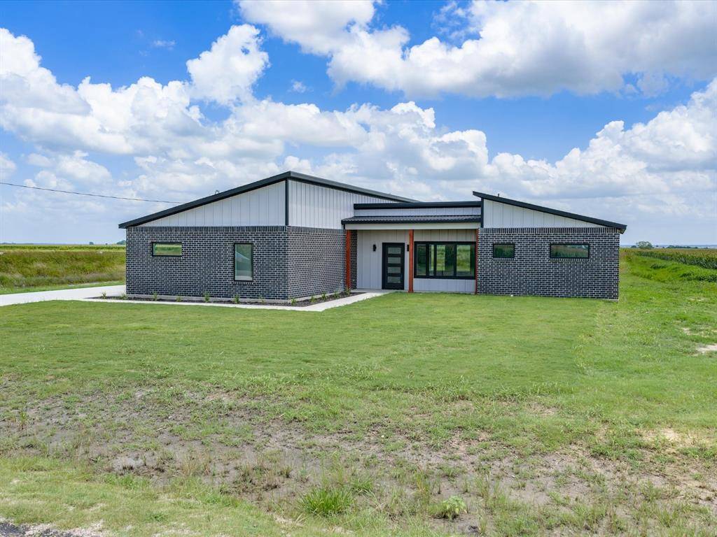2091 Goodwyn Road, Avalon, TX 76623