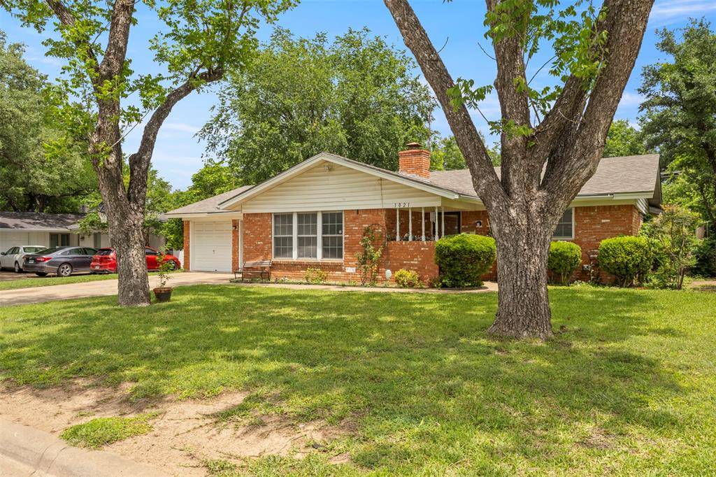 1021 Blue Lake, Fort Worth, TX 76103