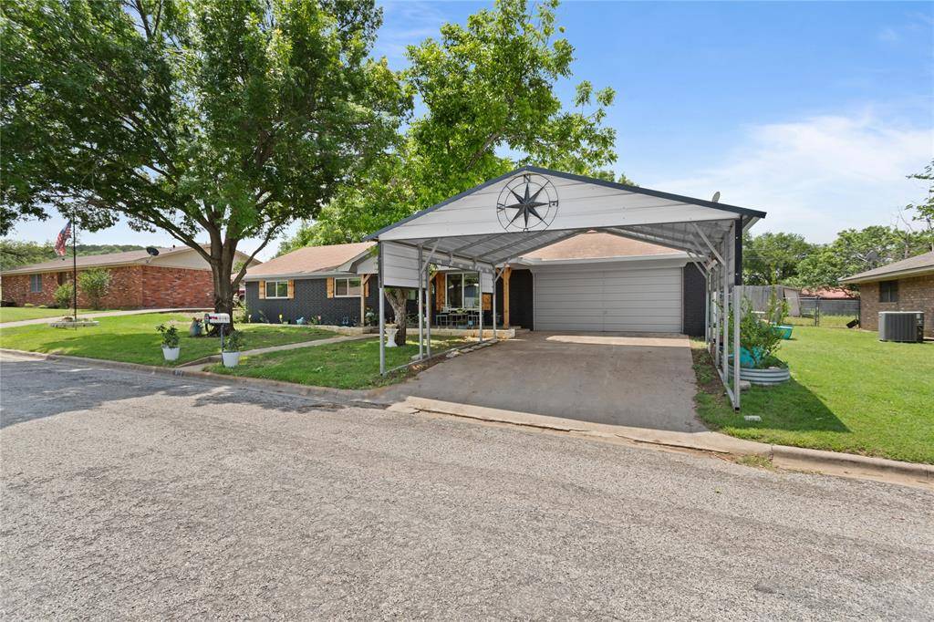 919 S Avenue N, Clifton, TX 76634