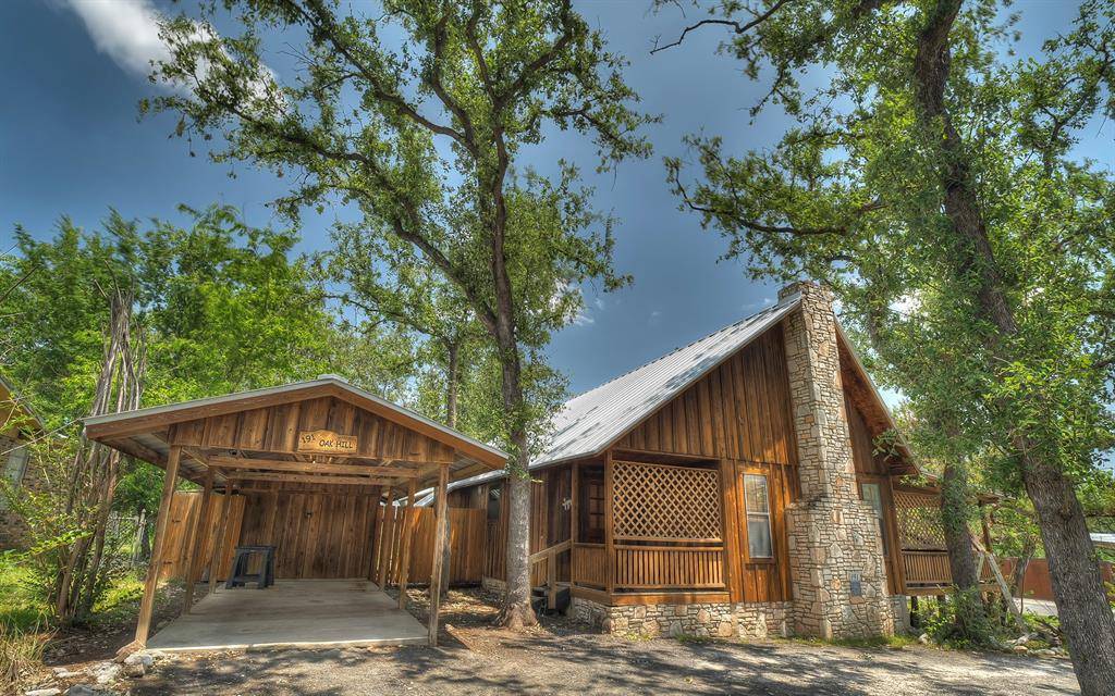 191 Oak Hill Drive, Leakey, TX 78873