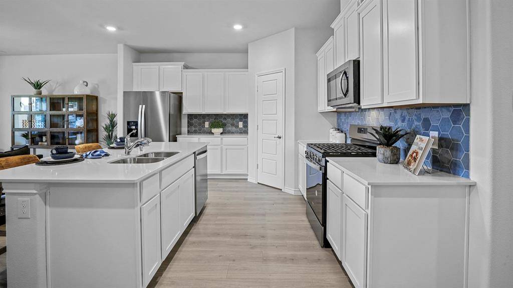 7085 Bison Creek Lane, Garland, TX 75043