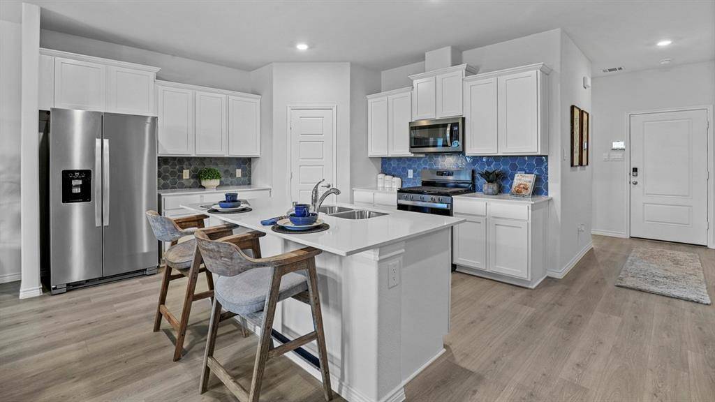 7085 Bison Creek Lane, Garland, TX 75043