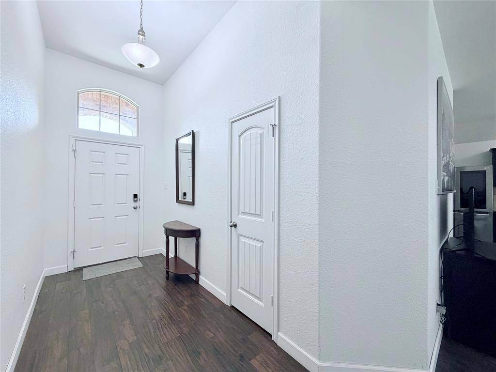 520 Cantebury Park Lane, Ponder, TX 76259