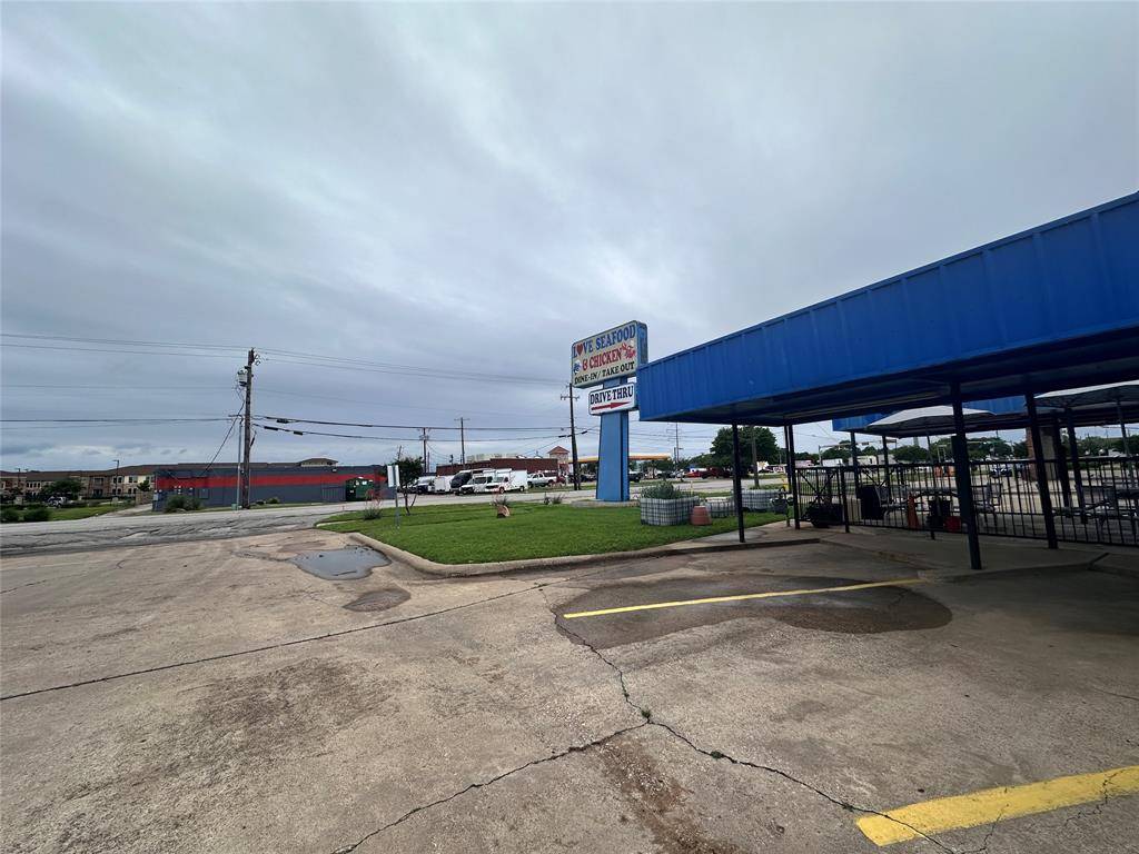 313 Castle Drive, Garland, TX 75040