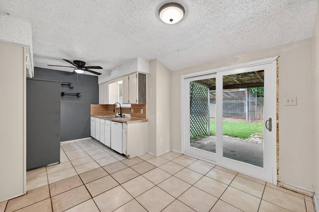 207 Water Lane, Crowley, TX 76036