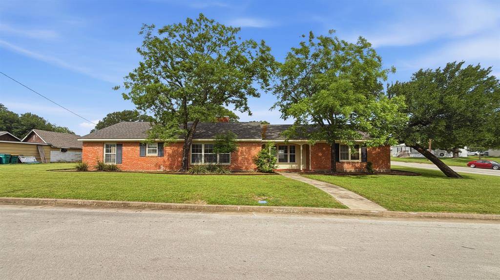 700 Park Street, Gatesville, TX 76528