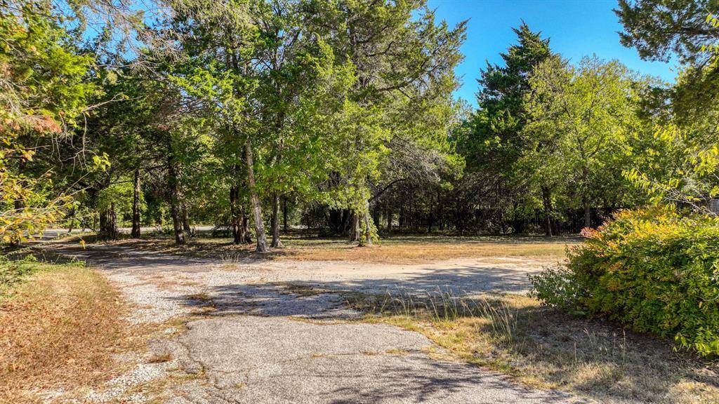 1922 W Pleasant Run Road, Desoto, TX 75115