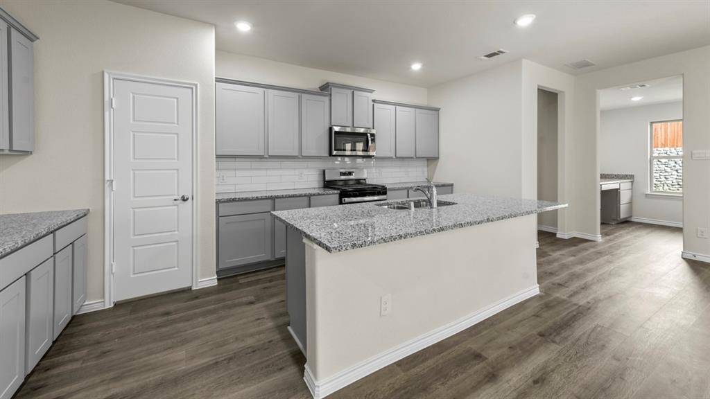 7066 Bison Creek Lane, Garland, TX 75043