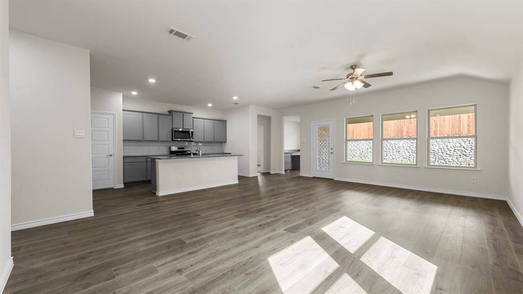 7066 Bison Creek Lane, Garland, TX 75043