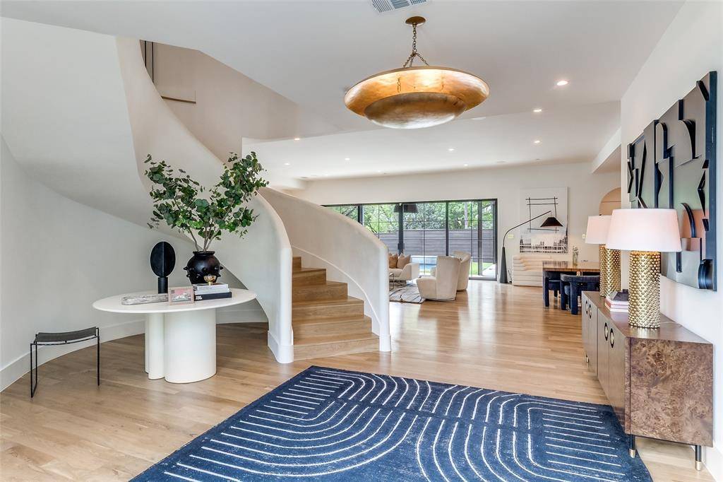 7122 Lakewood Boulevard, Dallas, TX 75214