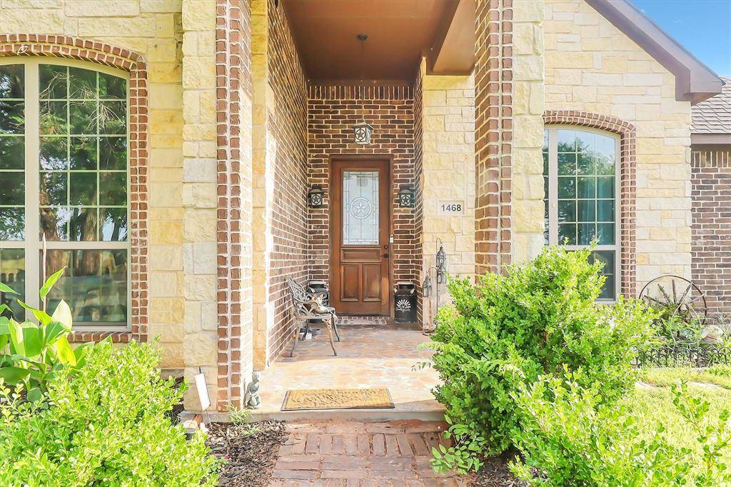 1468 County Road 4015, Savoy, TX 75479