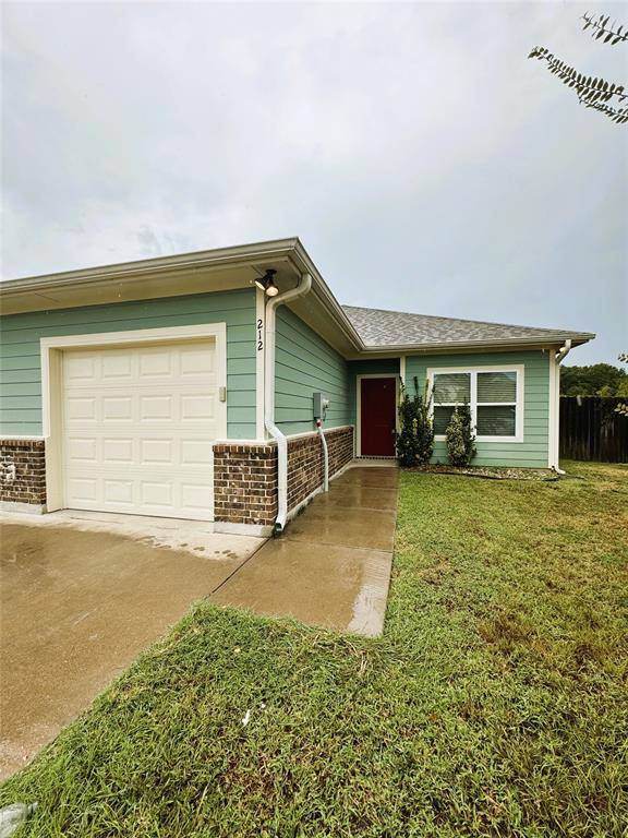 212 Lasso Circle, Mabank, TX 75143