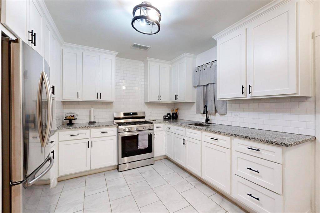 3101 Ouida Avenue, Dallas, TX 75211